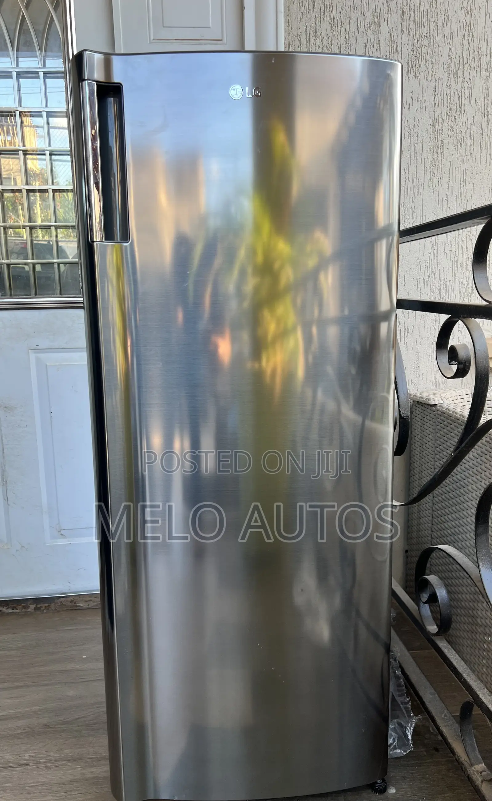 LG Single-Door Top-Freezer Refrigerator