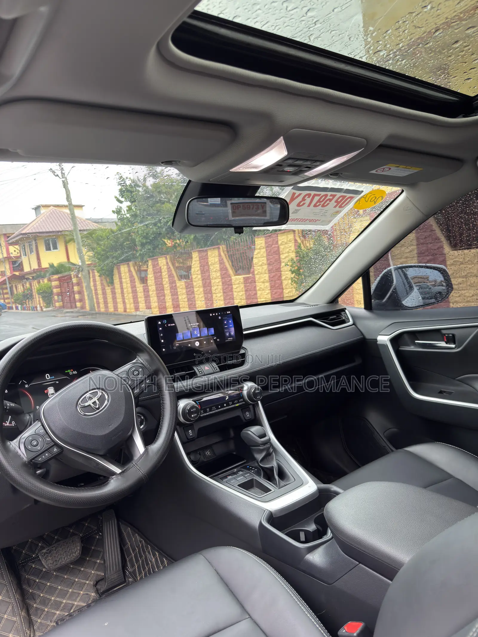 Toyota RAV4 XLE AWD 2023 White