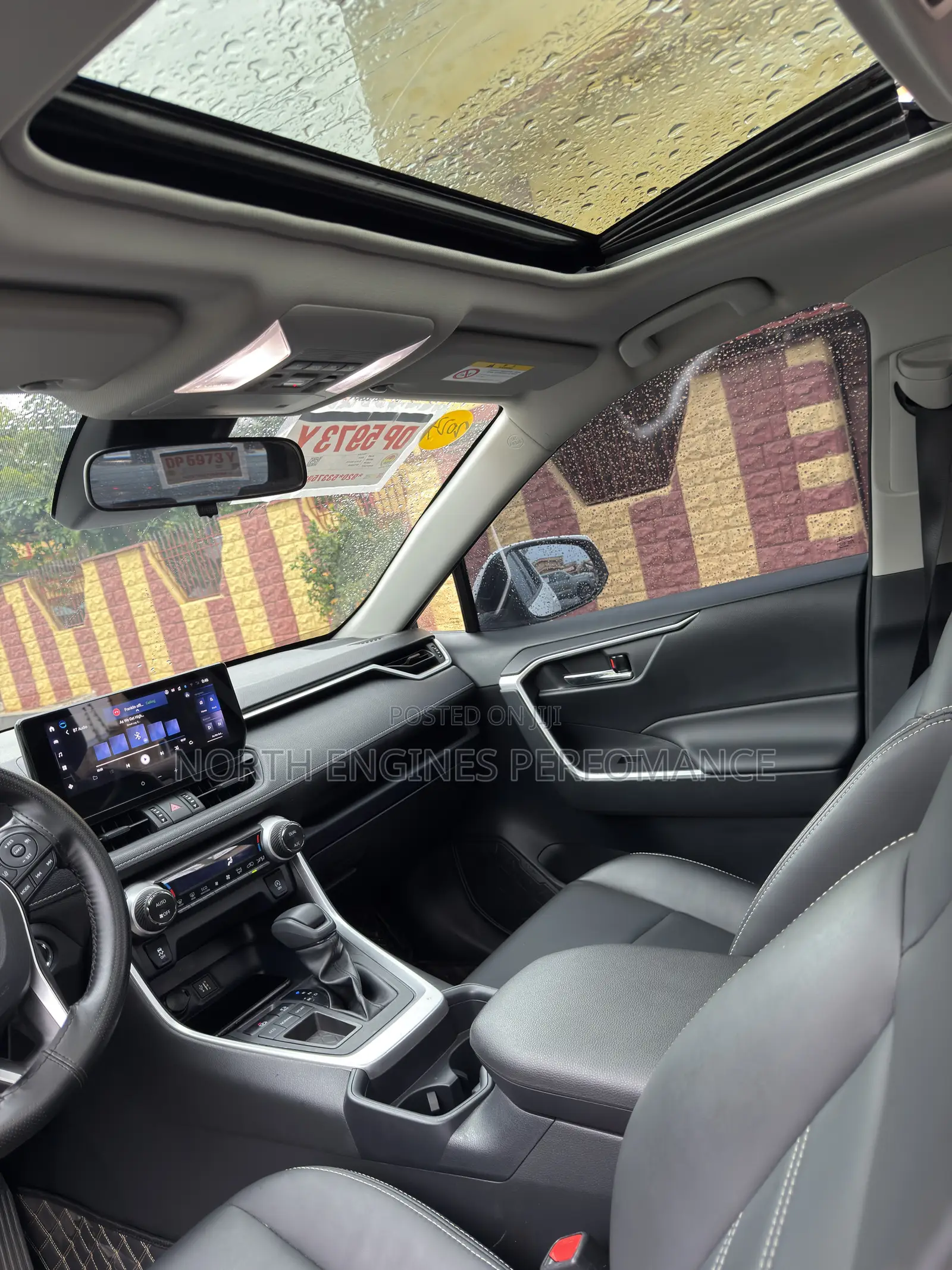Toyota RAV4 XLE AWD 2023 White