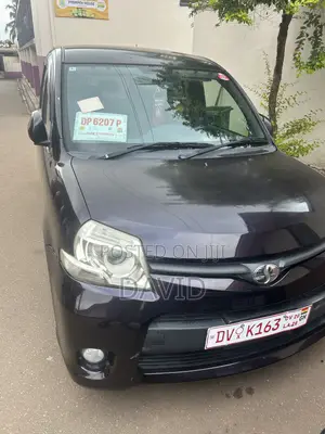 Toyota Sienta 2012 Pearl