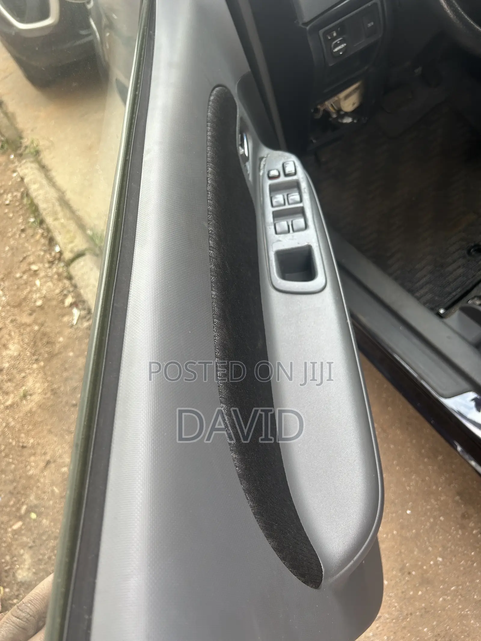 Toyota Sienta 2012 Pearl