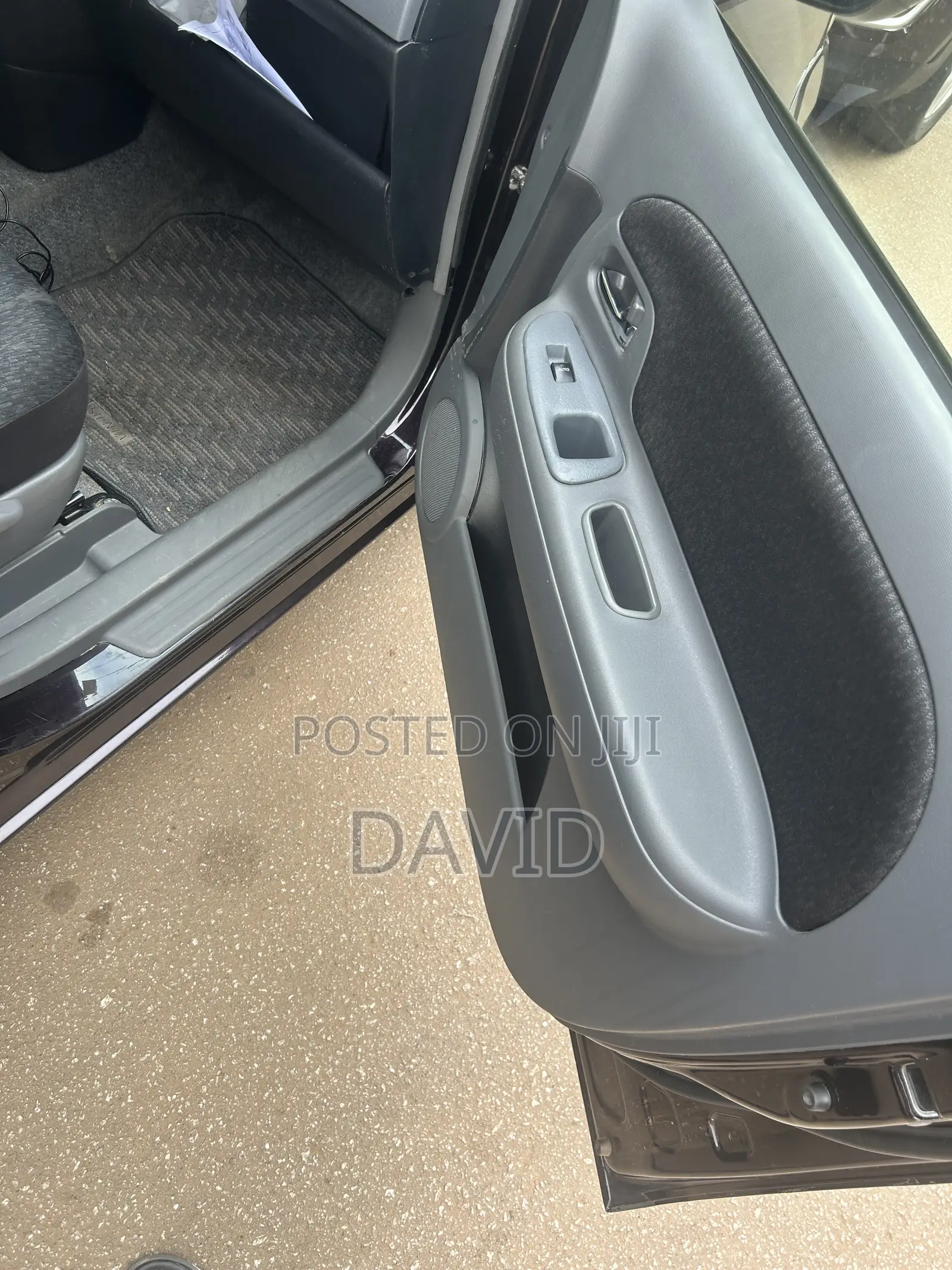Toyota Sienta 2012 Pearl