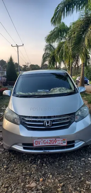 Honda Freed 2012 Silver