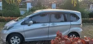 Honda Freed 2012 Silver