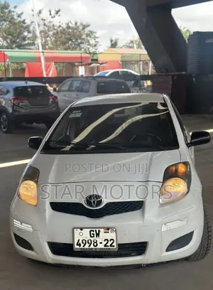 Toyota Yaris 2010 White