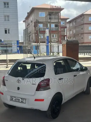 Toyota Yaris 2010 White