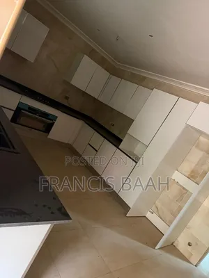 7bdrm House in Shining Star Real, Accra Metropolitan for sale
