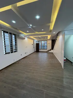3bdrm House in School Junction for rent