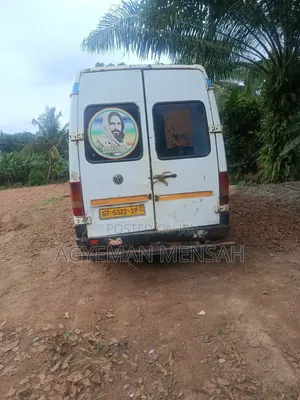 Mercedes-Benz Sprinter 2000 White