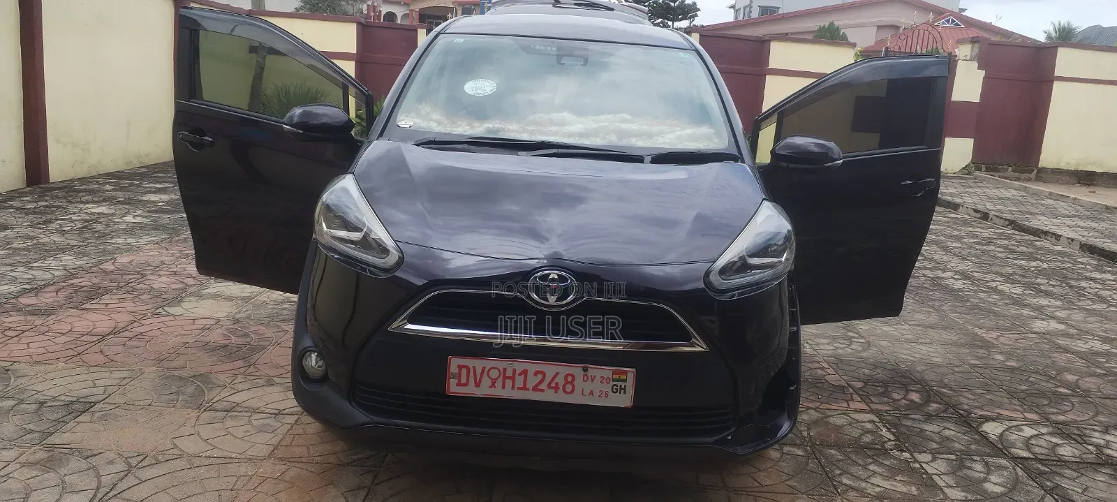 Toyota Sienta 1.5 FWD (6-seater) 2017 Purple