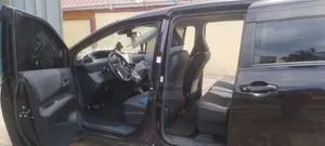 Toyota Sienta 1.5 FWD (6-seater) 2017 Purple