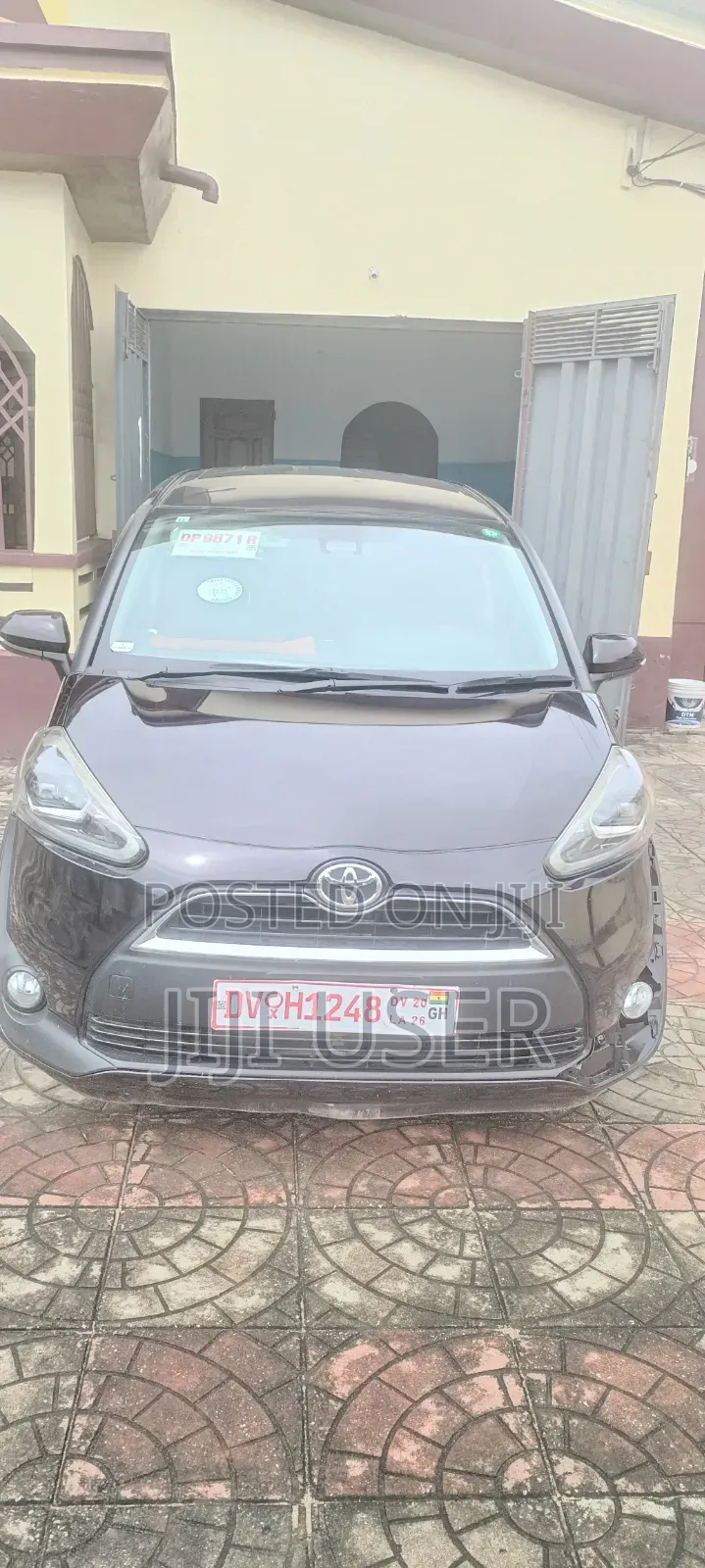 Toyota Sienta 1.5 FWD (6-seater) 2017 Purple