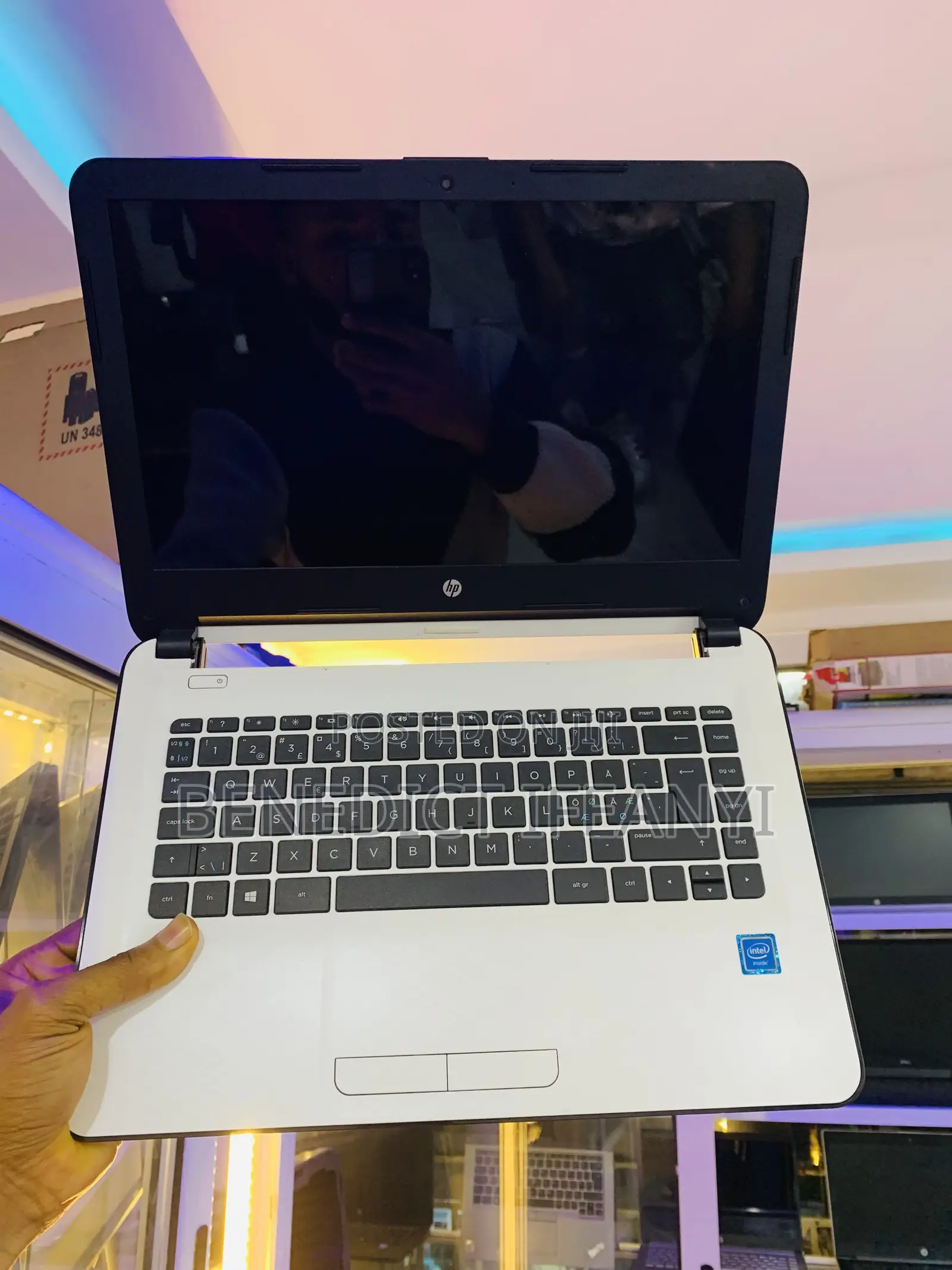 Laptop HP 15-ra003nia 4GB Intel Pentium SSD 32GB