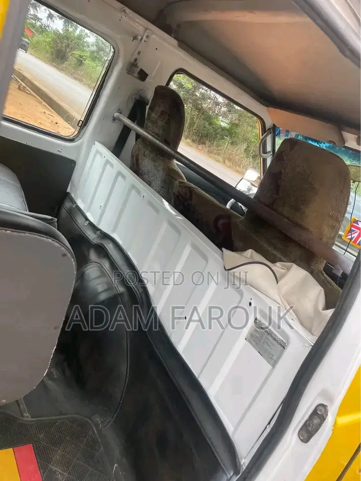 Hyundai H-100 2004 Yellow