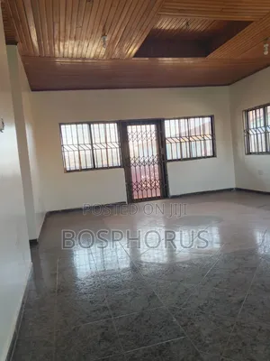 3bdrm Apartment in Alhaji Tabora, Nyanmekye for rent