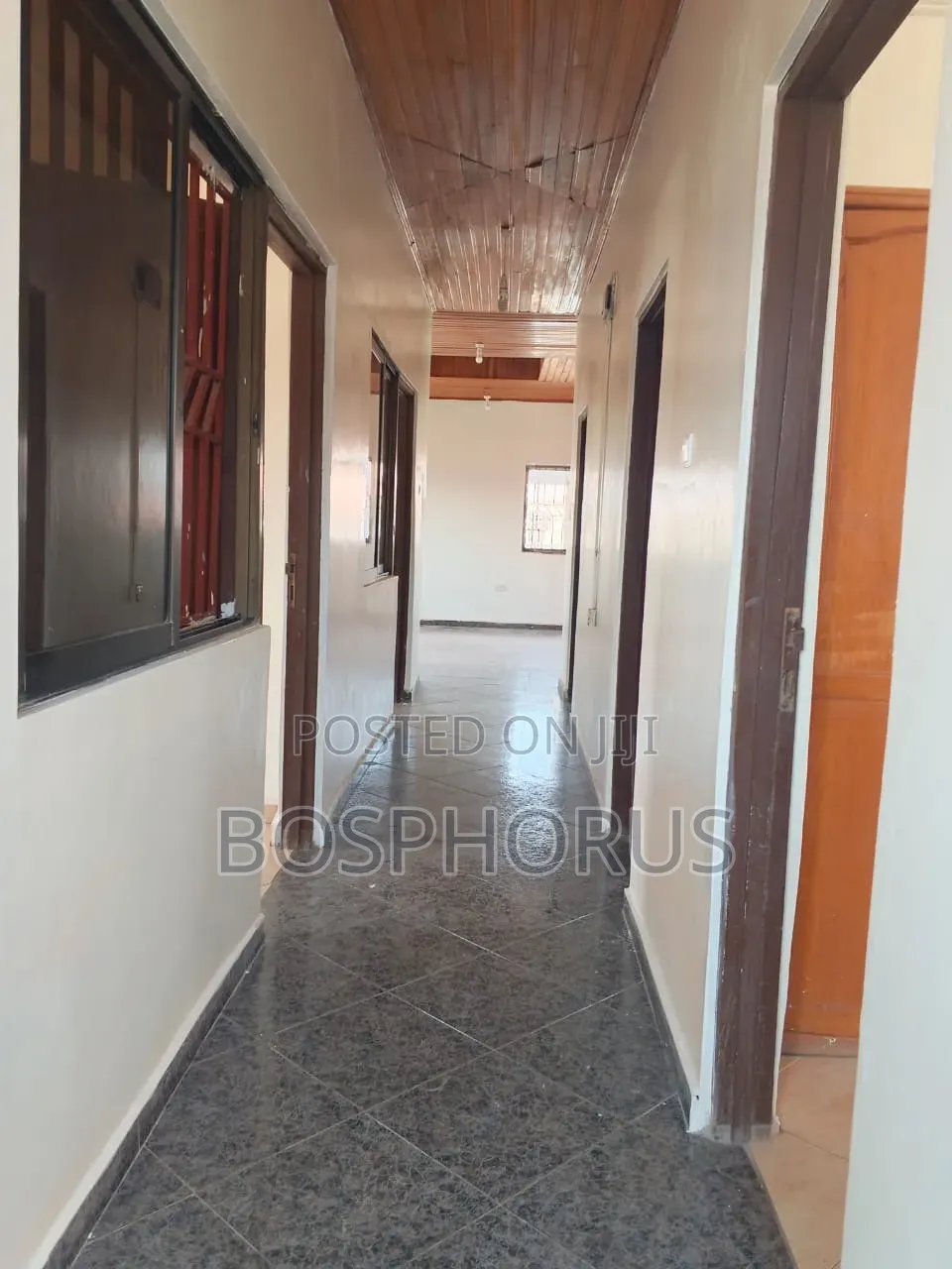3bdrm Apartment in Alhaji Tabora, Nyanmekye for rent