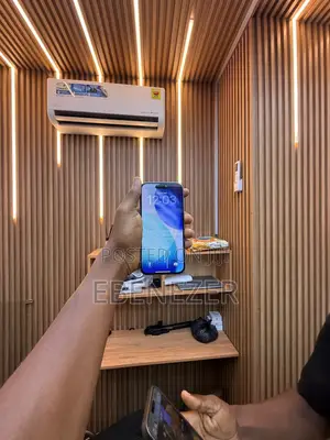 New Apple iPhone 16 128 GB Blue