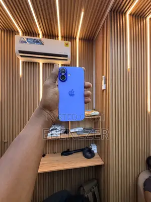 New Apple iPhone 16 128 GB Blue