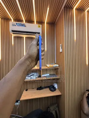New Apple iPhone 16 128 GB Blue