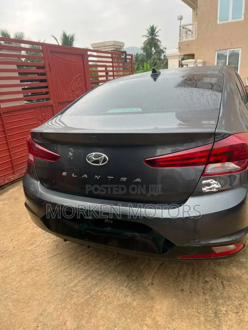 Hyundai Elantra SE 2020