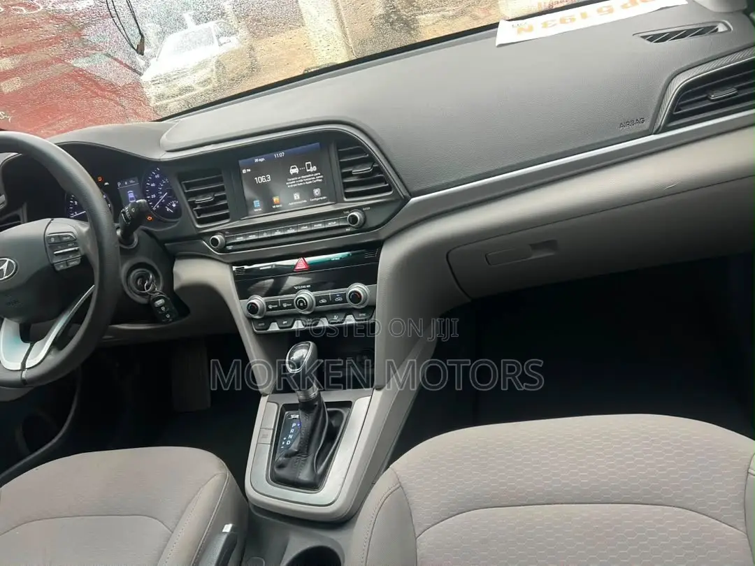 Hyundai Elantra SE 2020