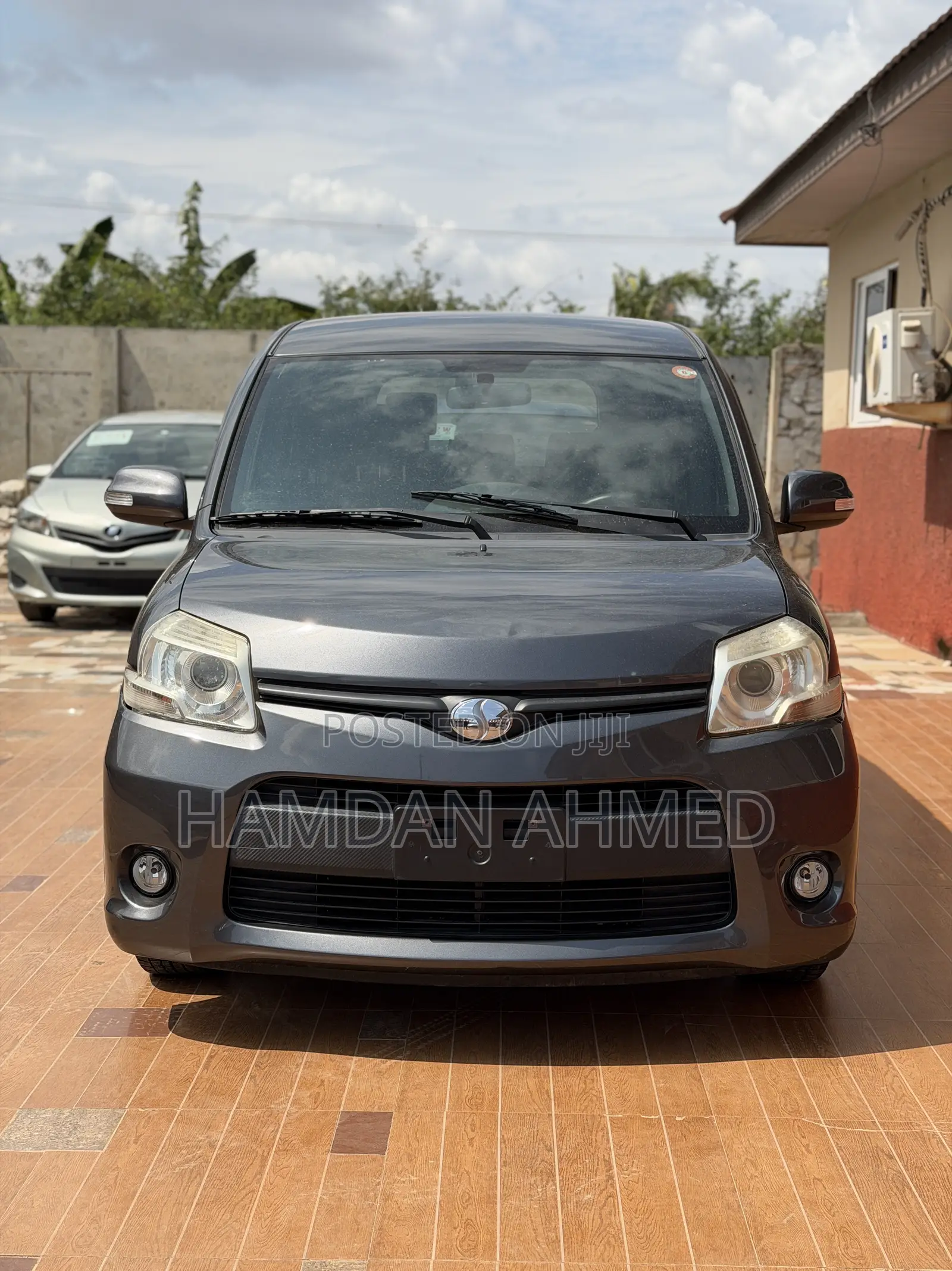 Toyota Sienta 1.5 FWD 2012 Gray