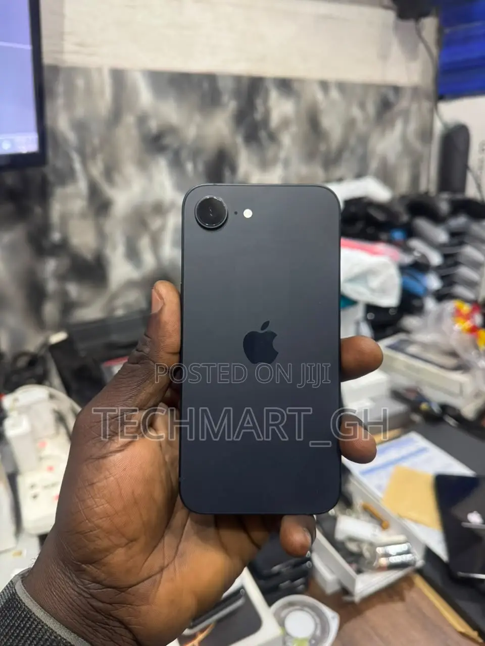 Apple iPhone 16e 128 GB Black