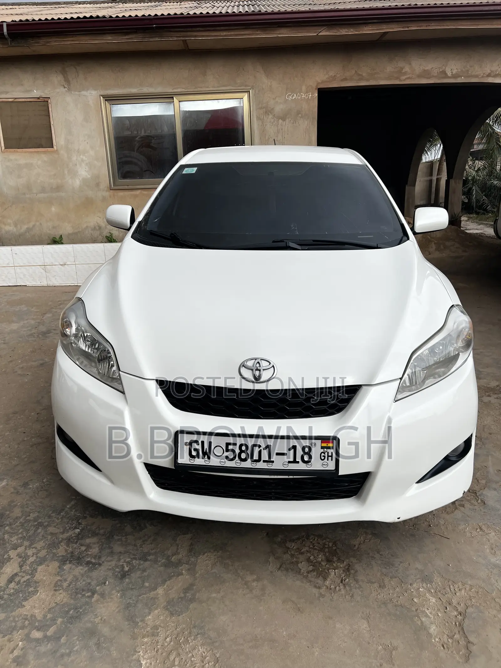 Toyota Matrix Hatchback FWD (1.8L 4cyl 5M) 2009 White