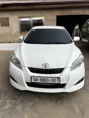 Toyota Matrix Hatchback FWD (1.8L 4cyl 5M) 2009 White