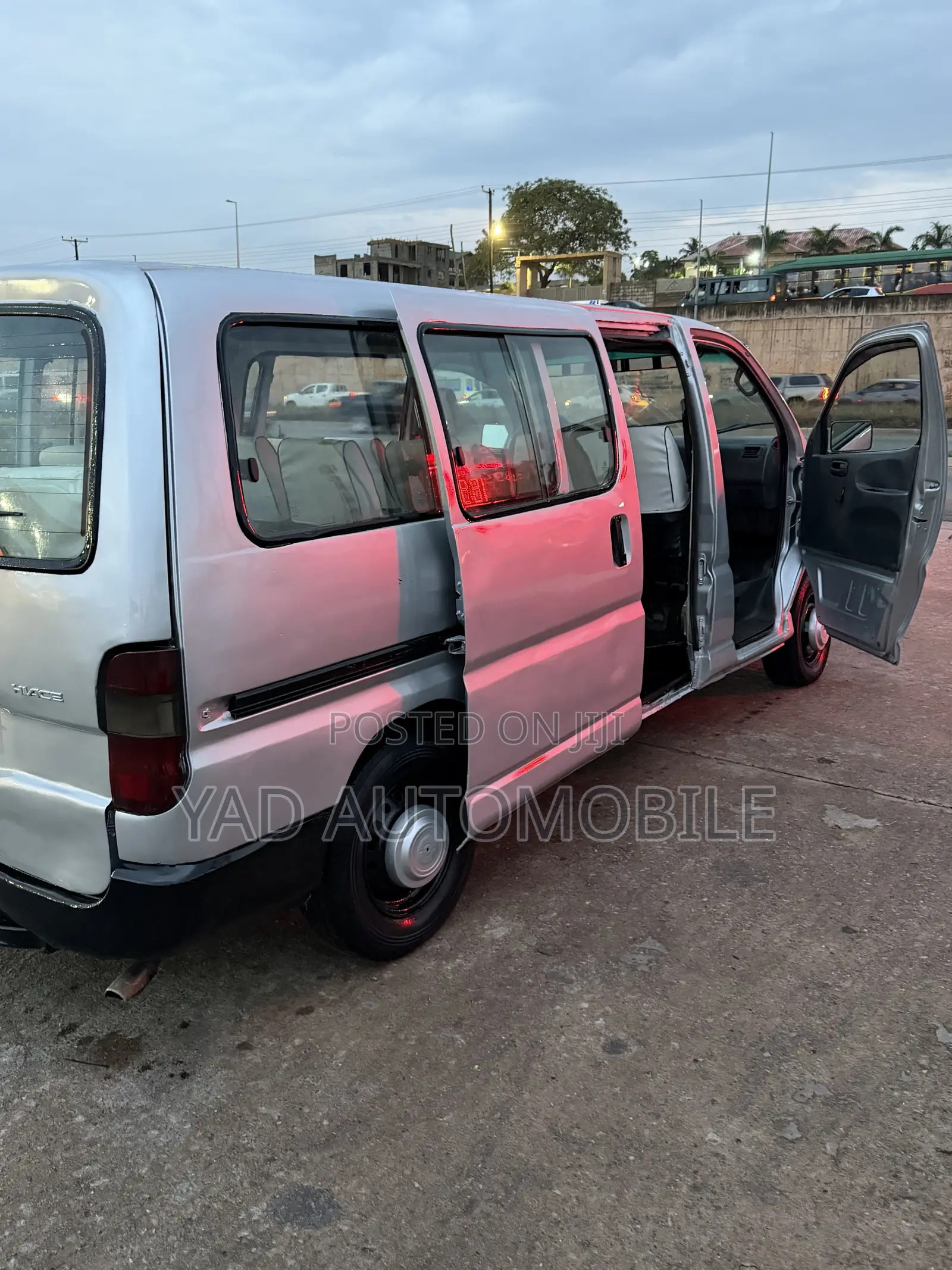 Toyota HiAce 2006 Grey