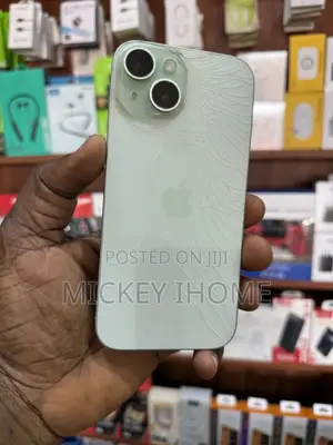 Apple iPhone 15 256 GB Green
