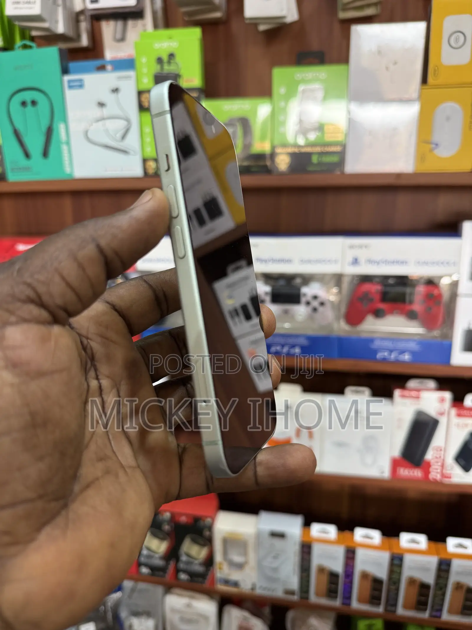 Apple iPhone 15 256 GB Green