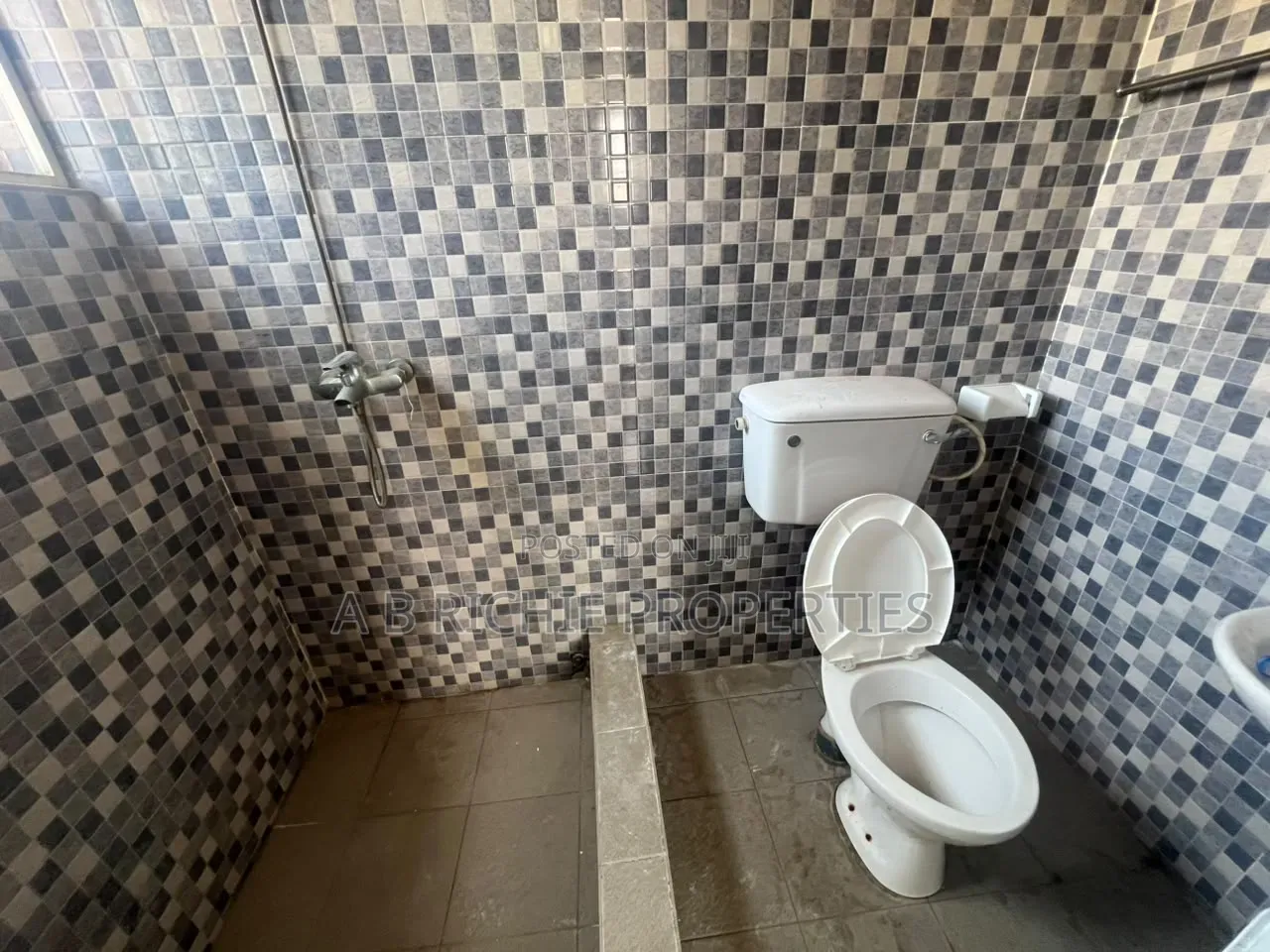 2bdrm Apartment in Ab Richie Properties, Tseaddo for rent