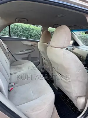 Toyota Corolla LE 4dr Sedan (1.8L 4cyl 4A) 2010 Gold