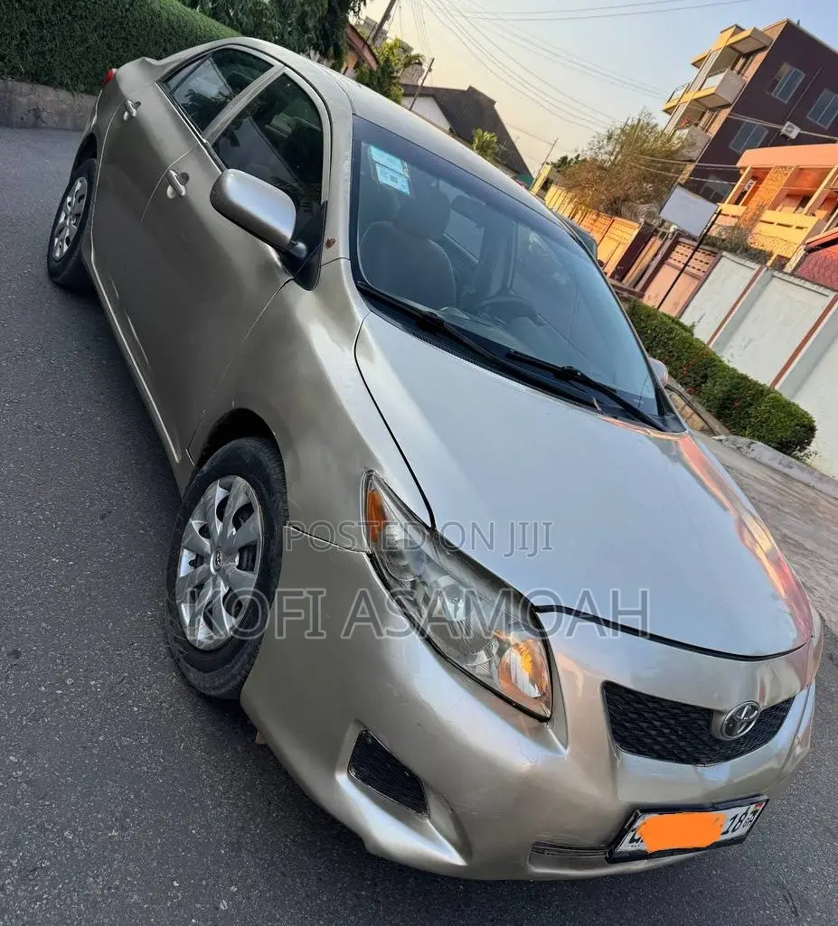 Toyota Corolla LE 4dr Sedan (1.8L 4cyl 4A) 2010 Gold
