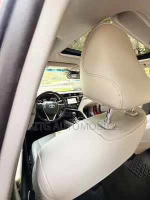 Toyota Camry SE FWD 2020 Red