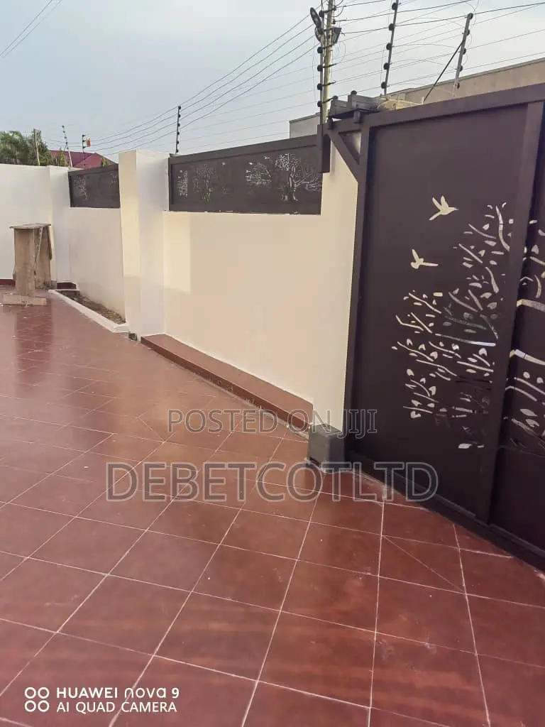 4bdrm House in Pokuase for sale