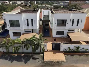 4bdrm Duplex in Amrahia Estate, Accra Metropolitan for sale