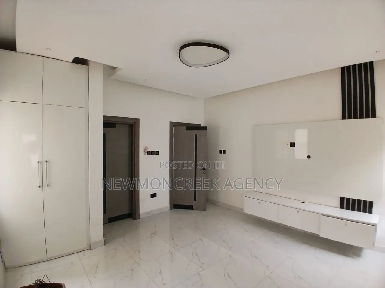 4bdrm Duplex in Amrahia Estate, Accra Metropolitan for sale