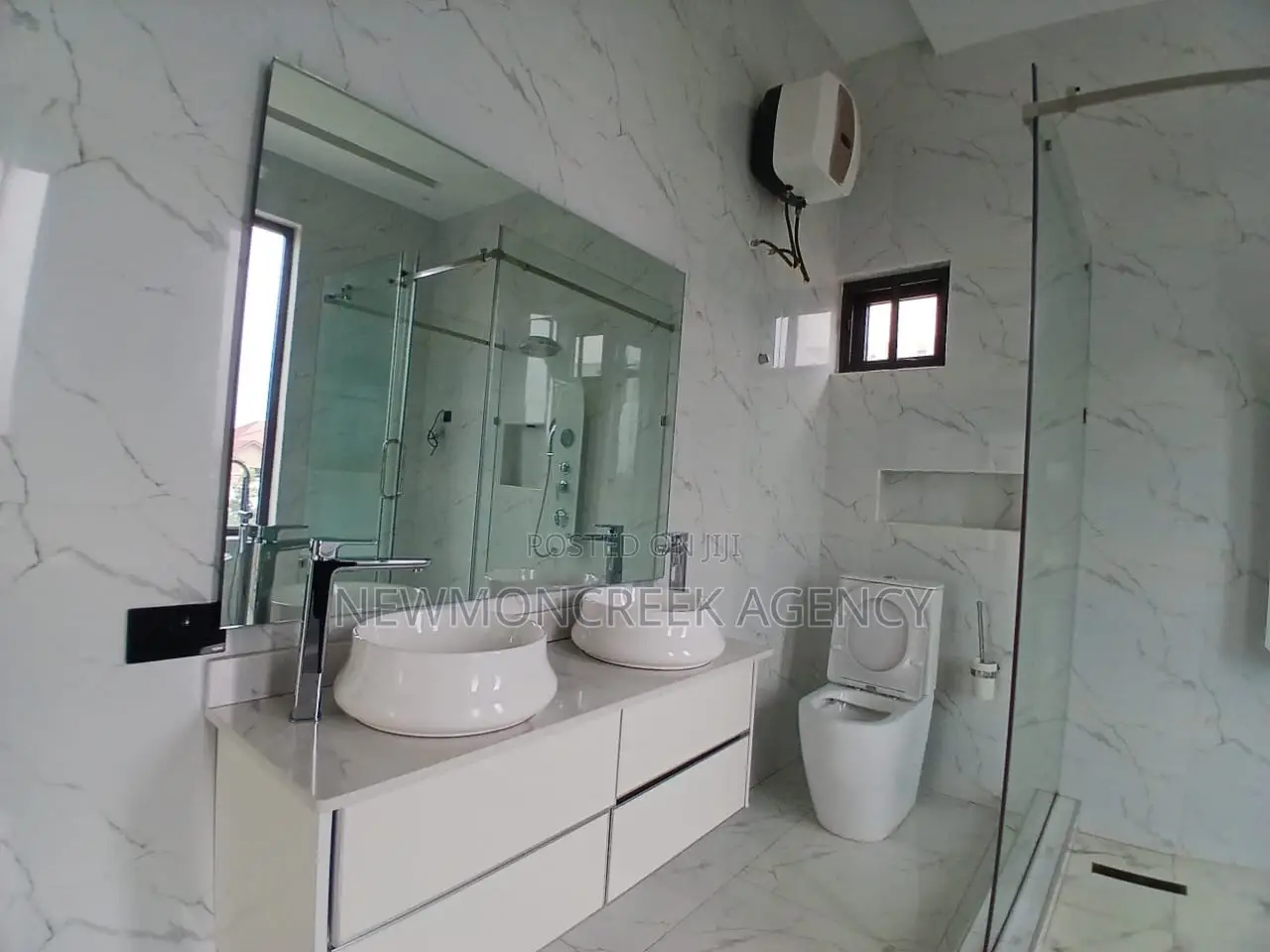 4bdrm Duplex in Amrahia Estate, Accra Metropolitan for sale