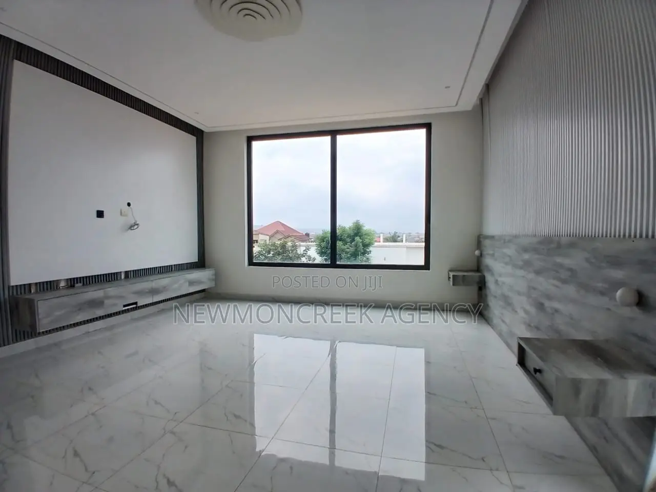 4bdrm Duplex in Amrahia Estate, Accra Metropolitan for sale