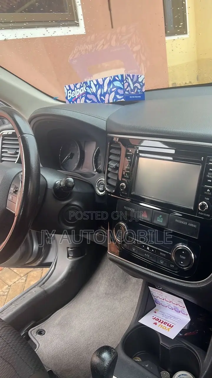 Mitsubishi Outlander 2016 Silver