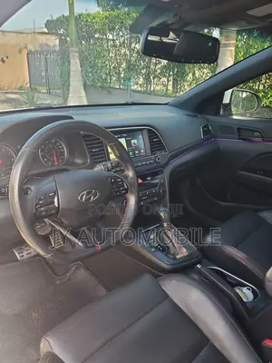 Hyundai Elantra 2018 White