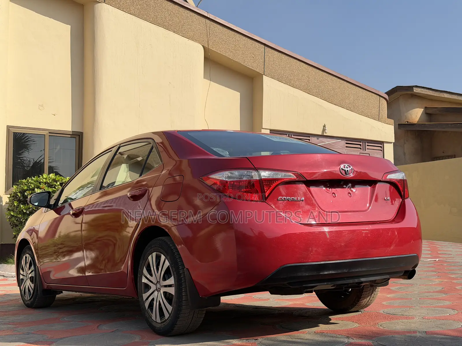 Toyota Corolla LE Plus 4dr Sedan (1.8L 4cyl CVT) 2015 Red