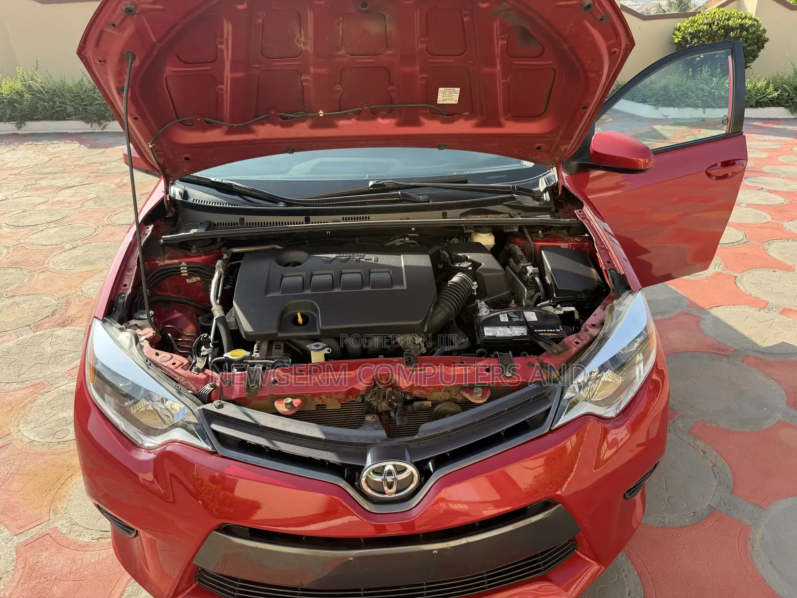 Toyota Corolla LE Plus 4dr Sedan (1.8L 4cyl CVT) 2015 Red
