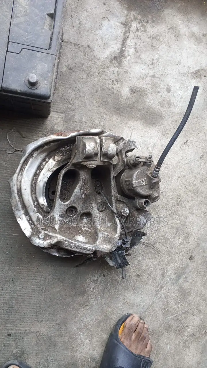 Toyota Voxy Radiator 2008 2009 2010 2012