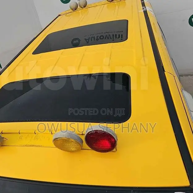 Hyundai Starex 2015 Yellow