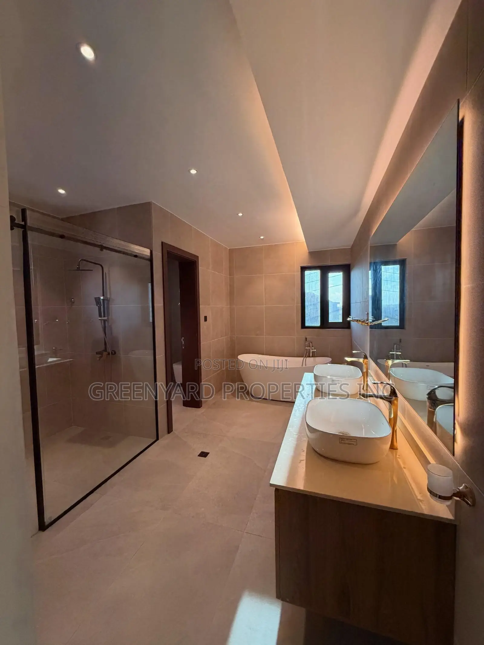 5bdrm Mansion in Borteyman, East Legon for rent