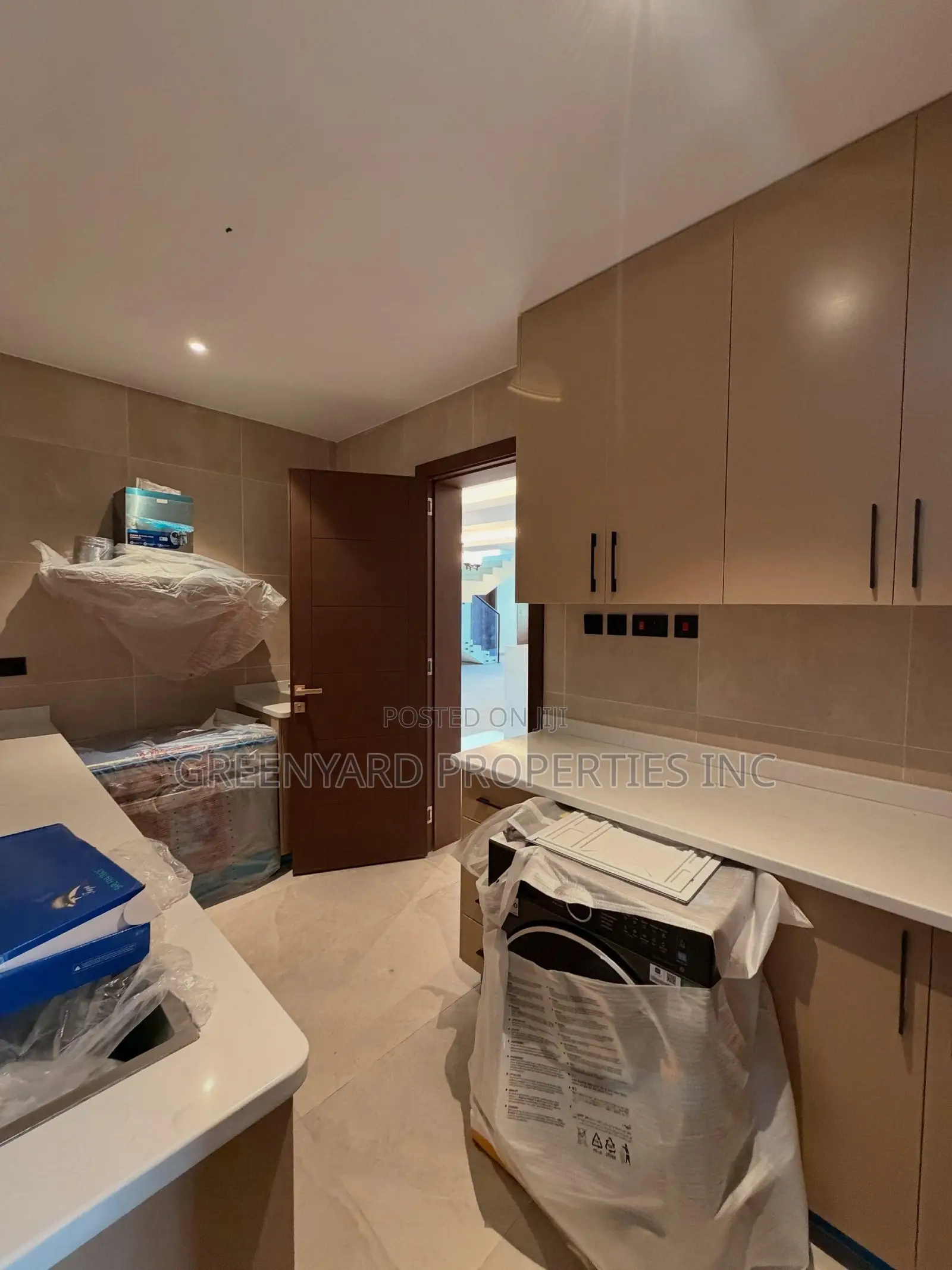 5bdrm Mansion in Borteyman, East Legon for rent