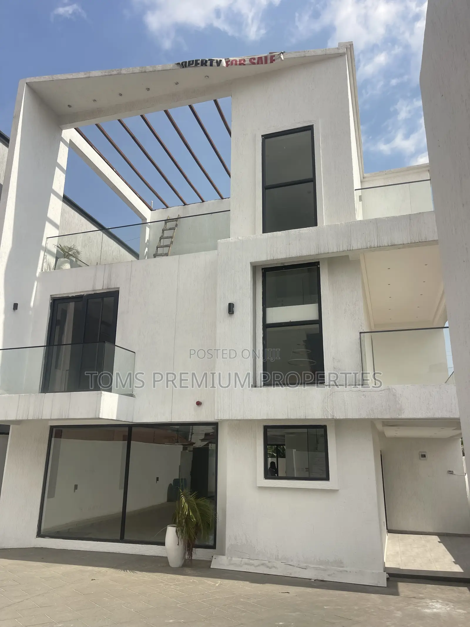 4bdrm House in East Legon for sale